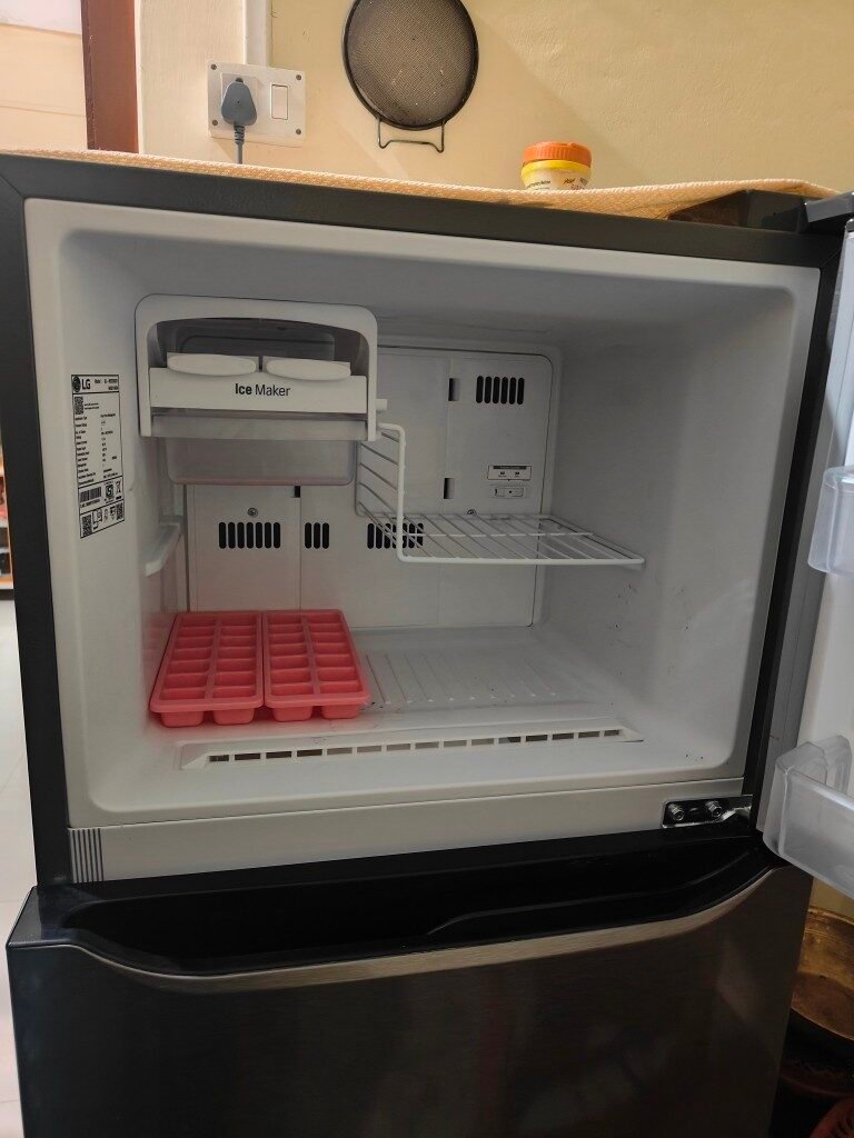 Freezer of LG 264 L refrigerature